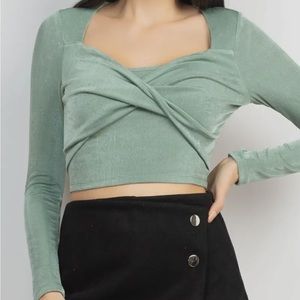 Twisted Stretchy Long Sleeve Crop Top NWT